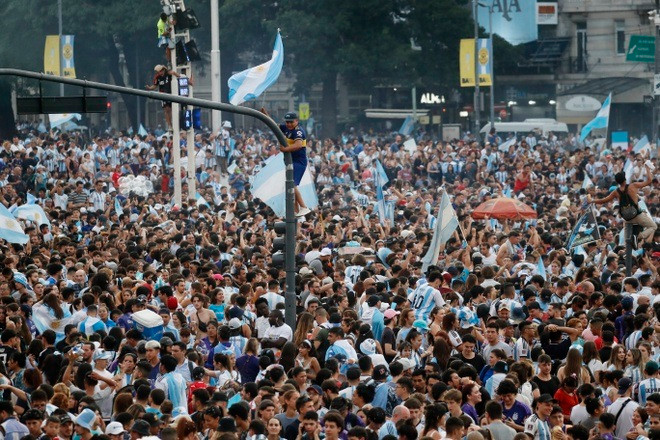Liều thuốc Messi xoa dịu nỗi đau khủng hoảng kinh tế của Argentina - 3