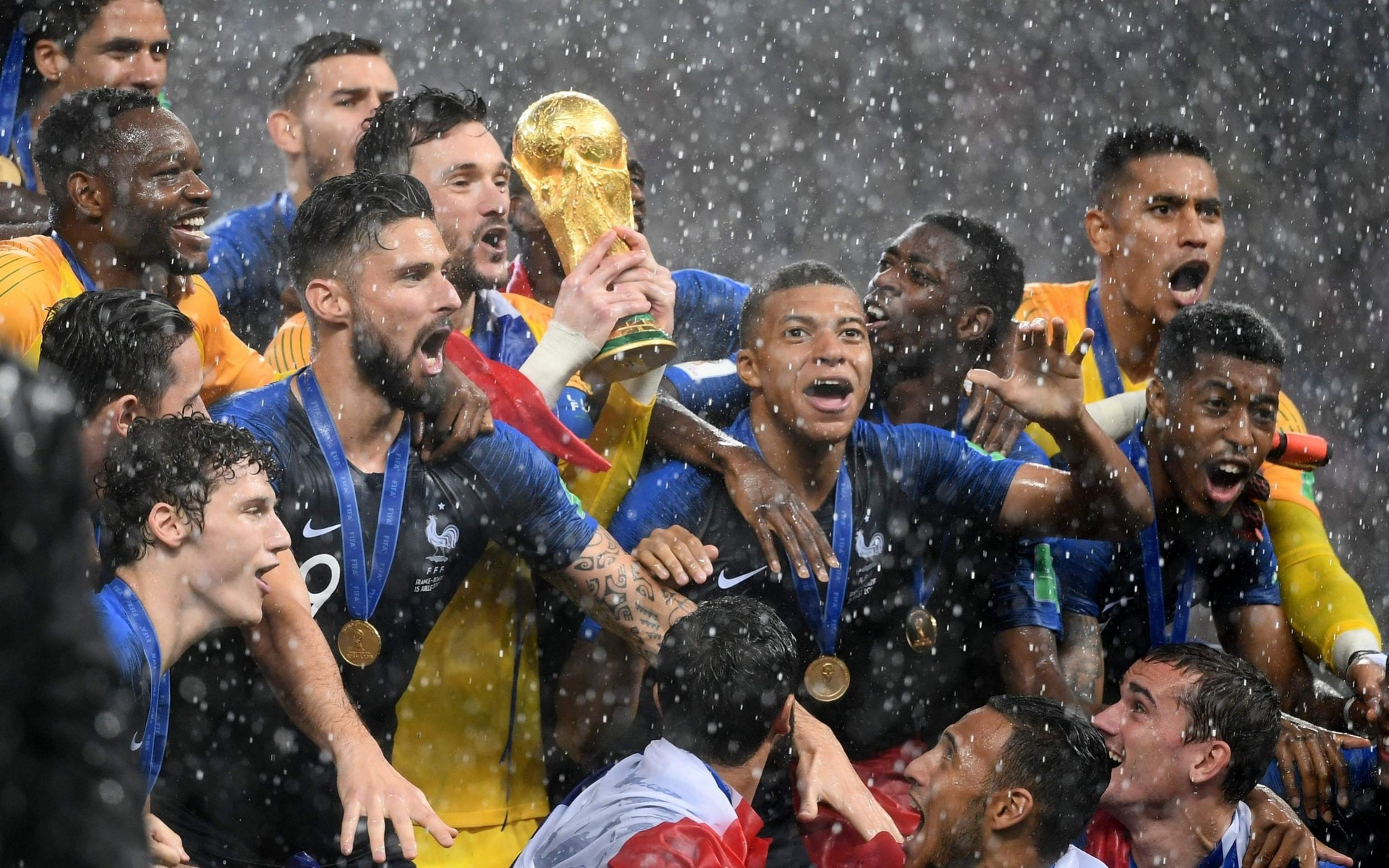 Đội tuyển Pháp: Tập thể kỳ lạ, tan rồi hợp, hợp rồi tan - 4