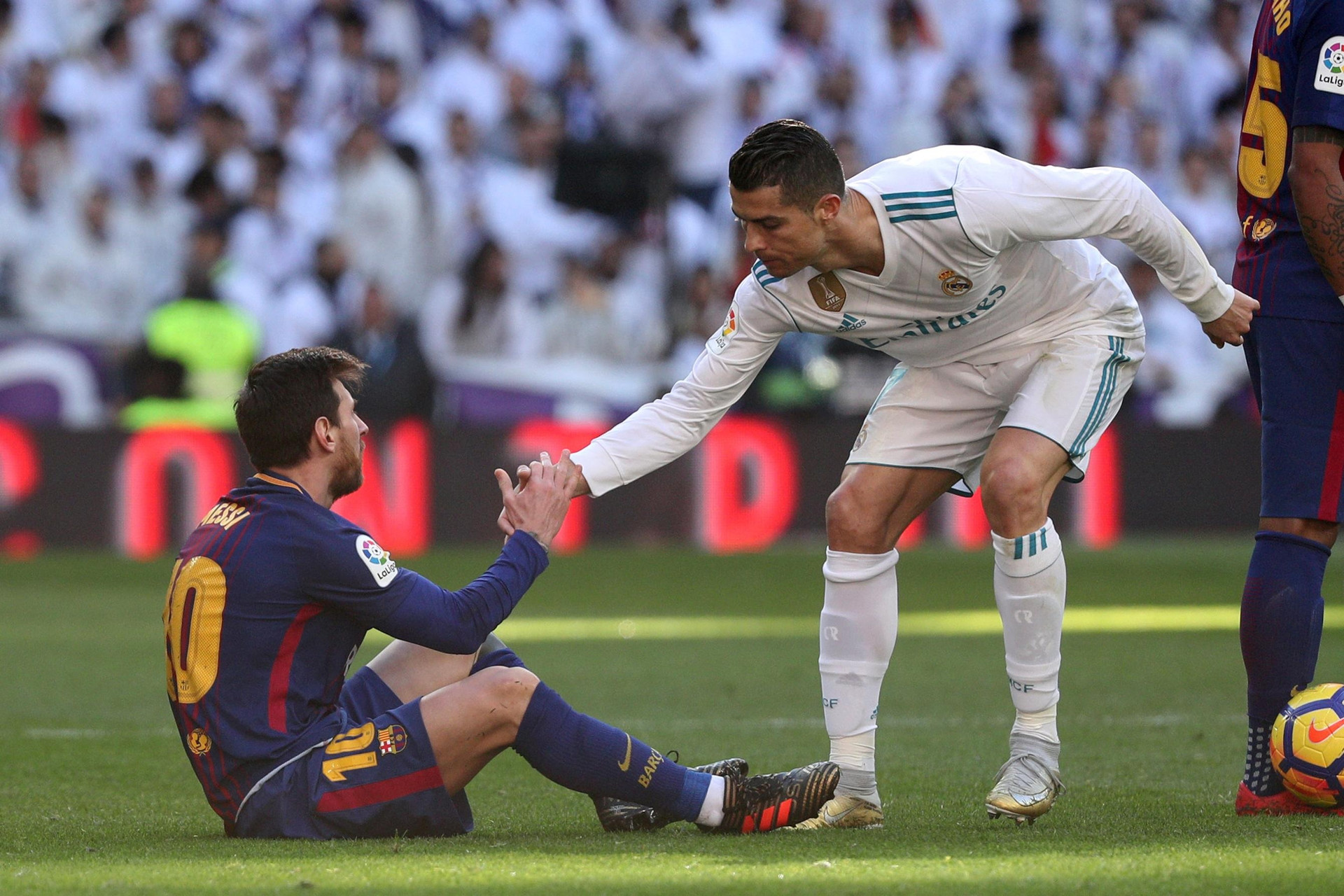 Ronaldo ủng hộ Argentina của Messi - 2