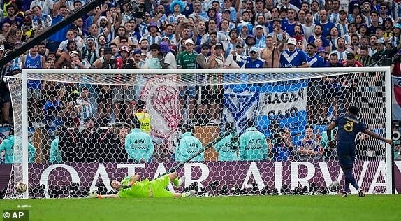 Cảm xúc vỡ òa của Messi và Argentina trong ngày vô địch World Cup - 11