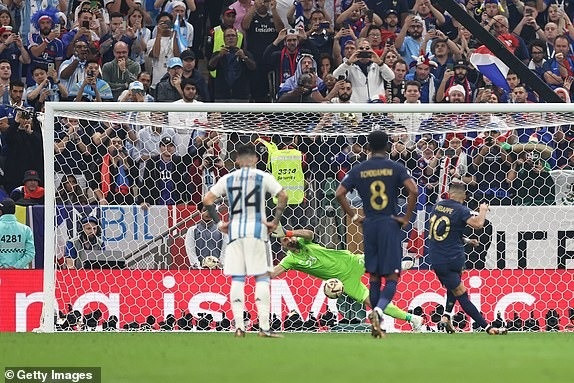 Cảm xúc vỡ òa của Messi và Argentina trong ngày vô địch World Cup - 5