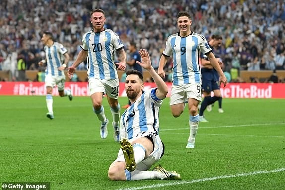 Cảm xúc vỡ òa của Messi và Argentina trong ngày vô địch World Cup - 2
