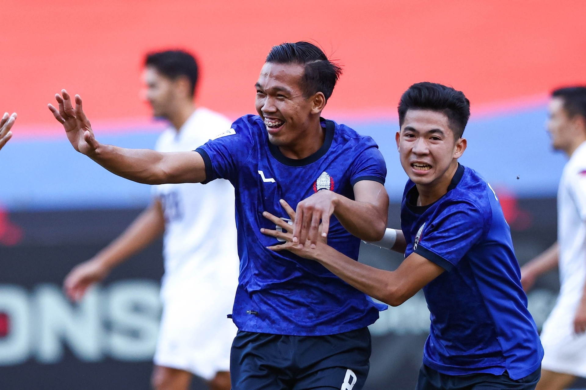 Campuchia gây bất ngờ, đánh bại Philippines ở ngày khai mạc AFF Cup - 2