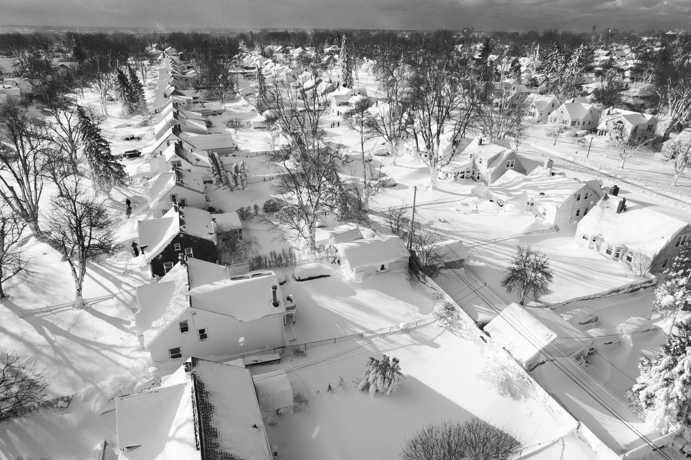 Thành phố của Mỹ chìm trong lớp tuyết dày tới 1,2m - 7