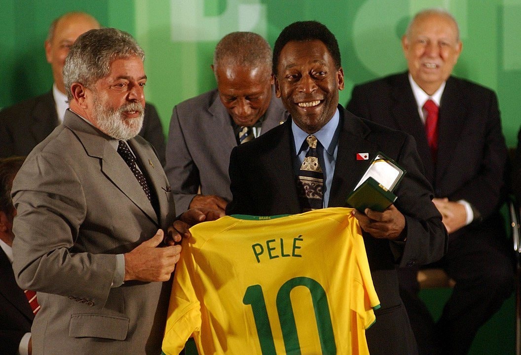 1056px-pele__lula.jpg