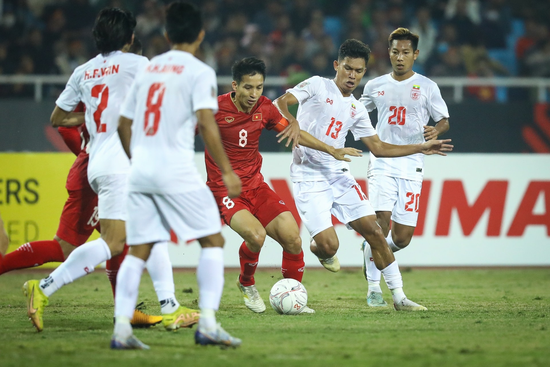 AFF Cup Van Lam anh 9