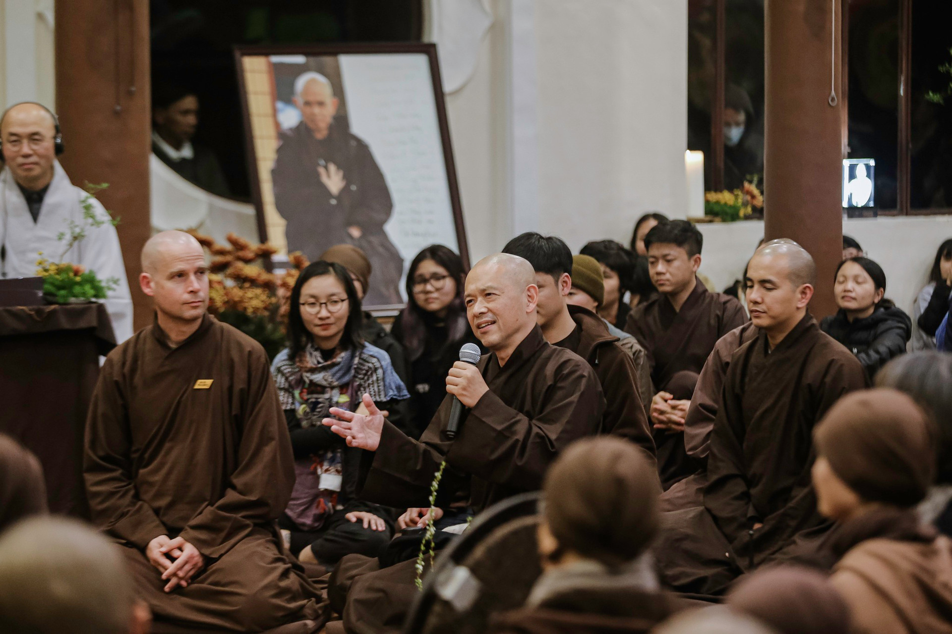 Tăng ni, Phật tử tưởng niệm một năm ngày thiền sư Thích Nhất Hạnh viên tịch - 4