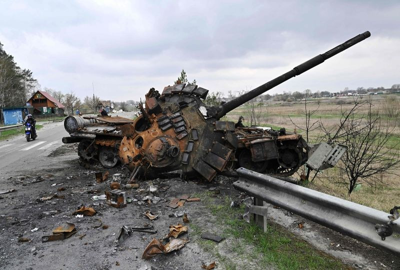 Ukraine tuyên bố hạ 500 binh sĩ, bắn cháy 10 xe tăng Nga trong một ngày - 1