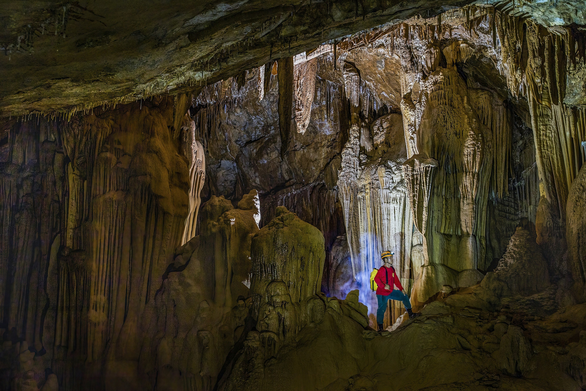 Khung cảnh choáng ngợp của hang động vừa đưa vào khai thác ở Quảng Bình - 10