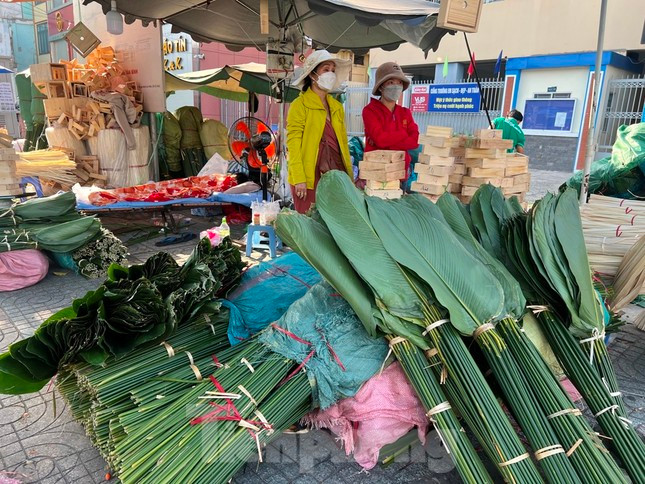 Hiu hắt chợ lá dong duy nhất ở Sài Gòn ngày cuối năm ảnh 5