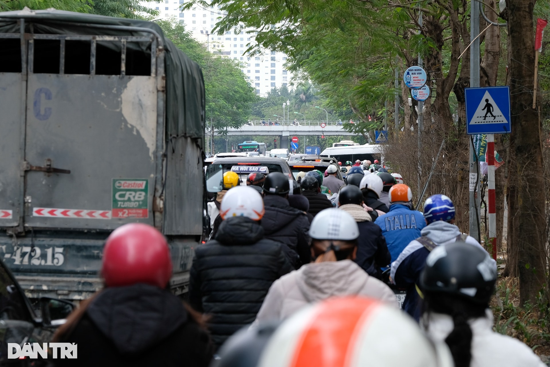 Giao thông nghẹt thở những ngày giáp Tết Nguyên đán - 11