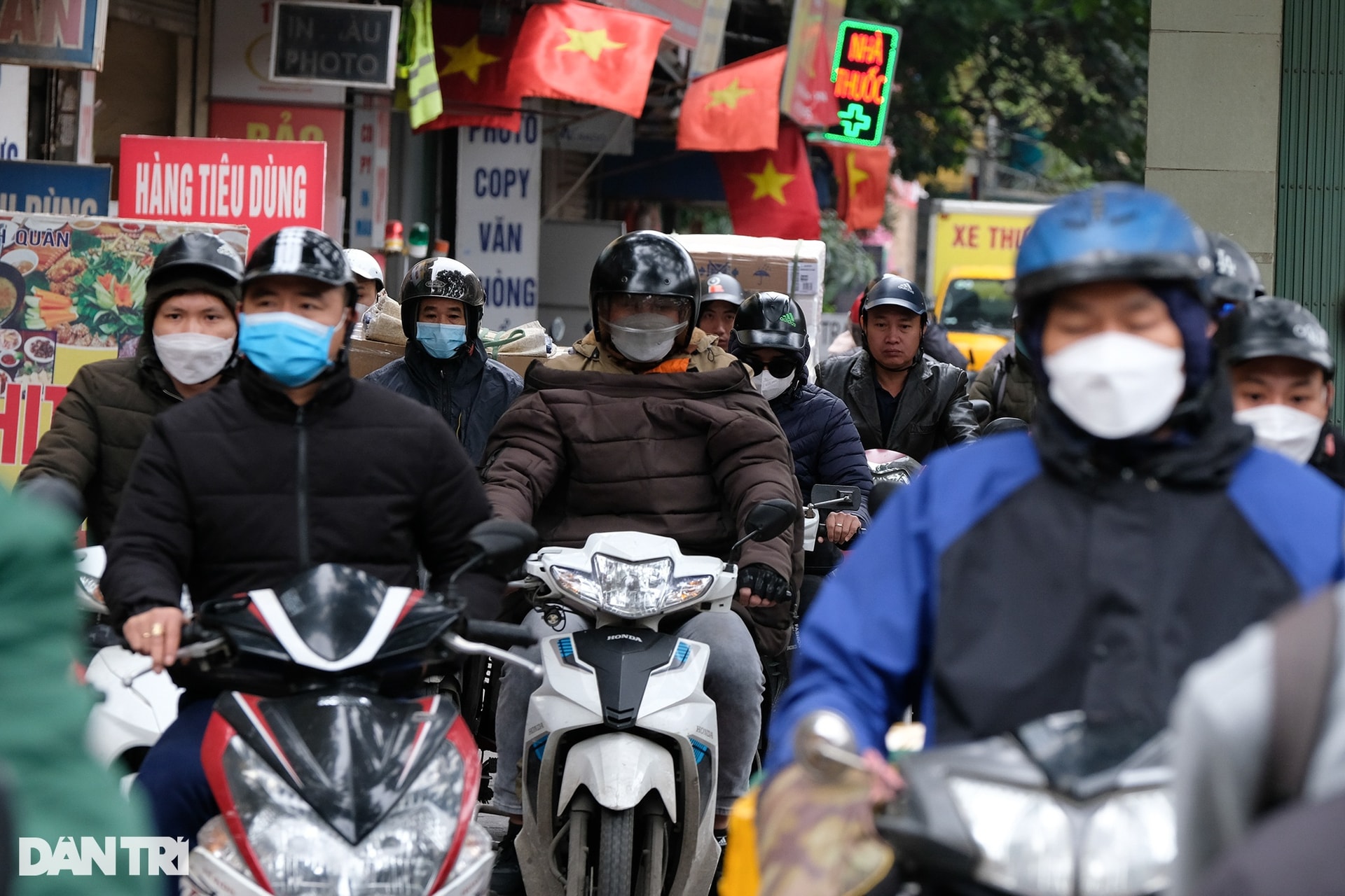 Giao thông nghẹt thở những ngày giáp Tết Nguyên đán - 10