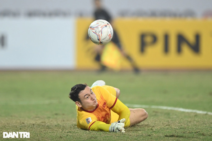 Báo Thái Lan chọn đội hình xuất sắc nhất AFF Cup gây tranh cãi - 2