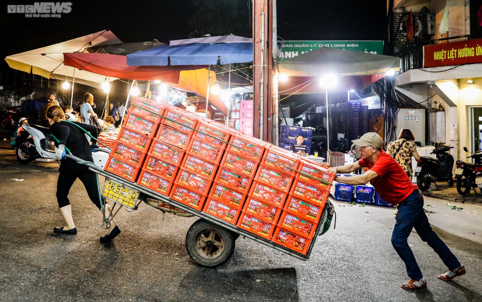 Phận cửu vạn kéo hàng xuyên đêm đông giá rét, vẫn lo cái Tết thiếu bánh chưng - 7