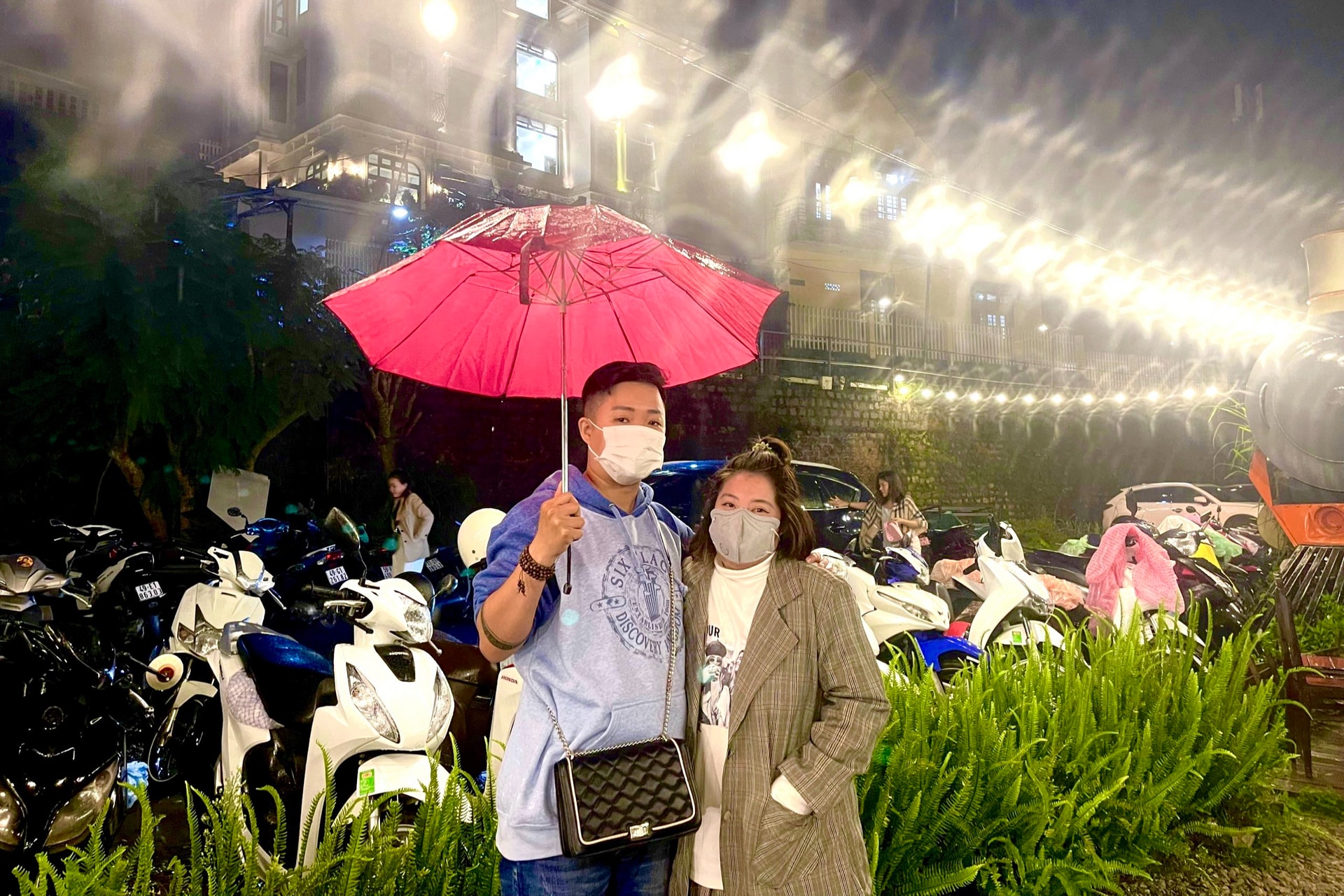 Hạnh phúc mới của người mẹ trẻ 5 năm sau khi bị chồng cũ châm lửa đốt - 8 Hạnh phúc mới của người mẹ trẻ 5 năm sau khi bị chồng cũ châm lửa đốt - 8