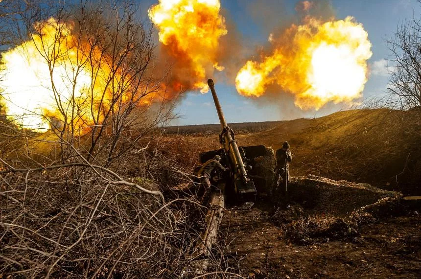 Nga siết vòng vây, Ukraine cầm cự từng ngôi nhà ở chảo lửa miền Đông - 1