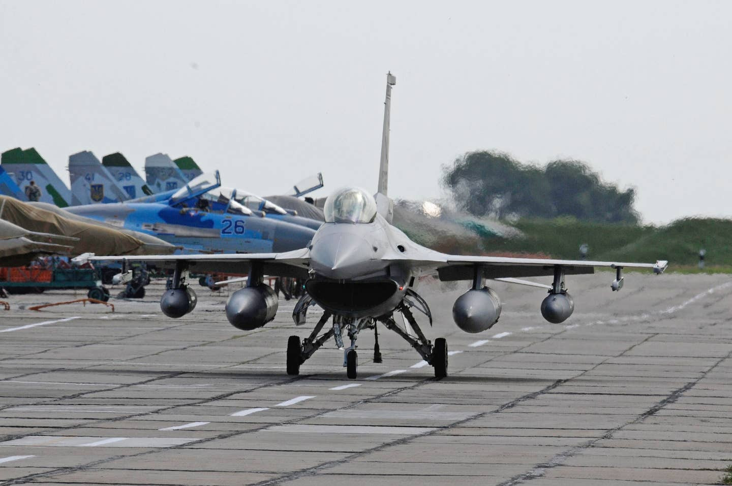 Tiêm kích sát thủ F-16 có thể làm xoay chuyển chiến sự Nga - Ukraine? - 1