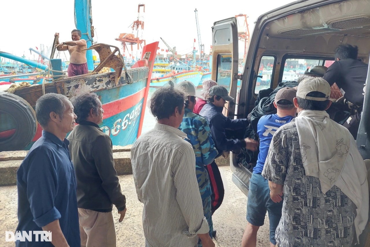 Cả Tết lênh đênh trên biển, thuyền viên ngậm ngùi vì... chỉ đủ tiền xăng - 3 Cả Tết lênh đênh trên biển, thuyền viên ngậm ngùi vì... chỉ đủ tiền xăng - 3
