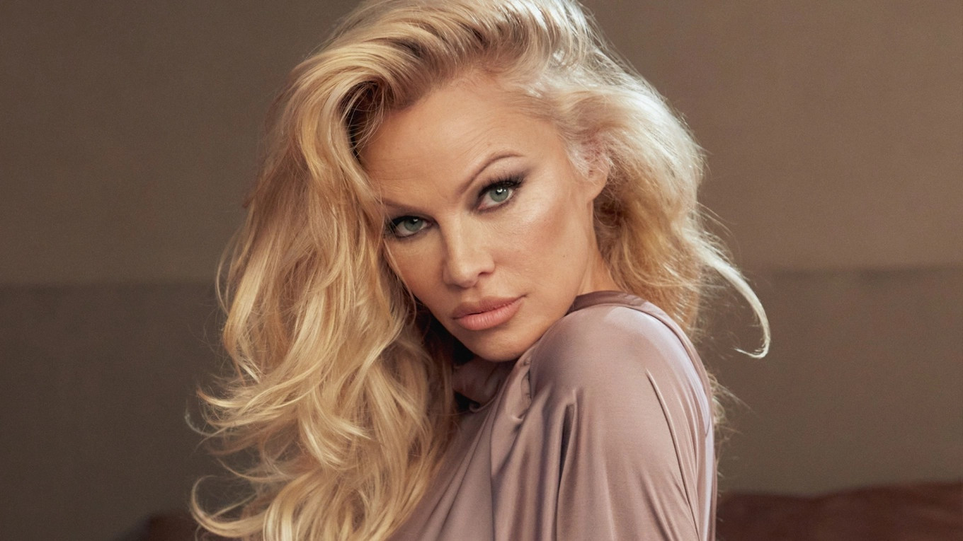 Hoi ky Pamela Anderson anh 1