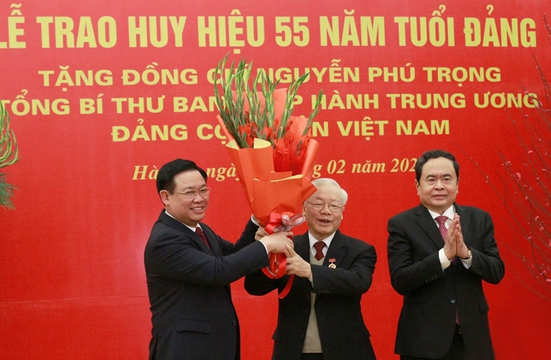 Tổng Bí thư Nguyễn Phú Trọng nhận Huy hiệu 55 năm tuổi Đảng - 6