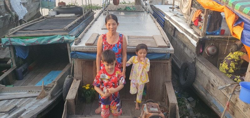 Xóm ngụ cư Việt kiều giữa dòng kênh đôi - 2