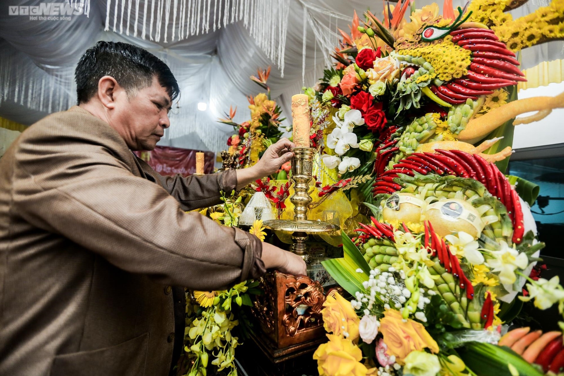 Về La Phù xem mắc màn chống muỗi, tắm nước nóng cho các 'ông lợn' - 8