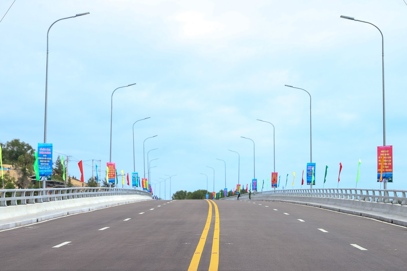 Thủ tướng khảo sát một số công trình, dự án lớn tại Bình Định - 7