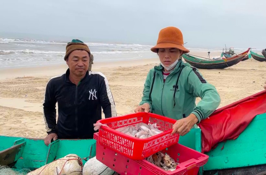 Ngư dân Quảng Bình thu lợi nhuận khủng từ cá khoai ảnh 1