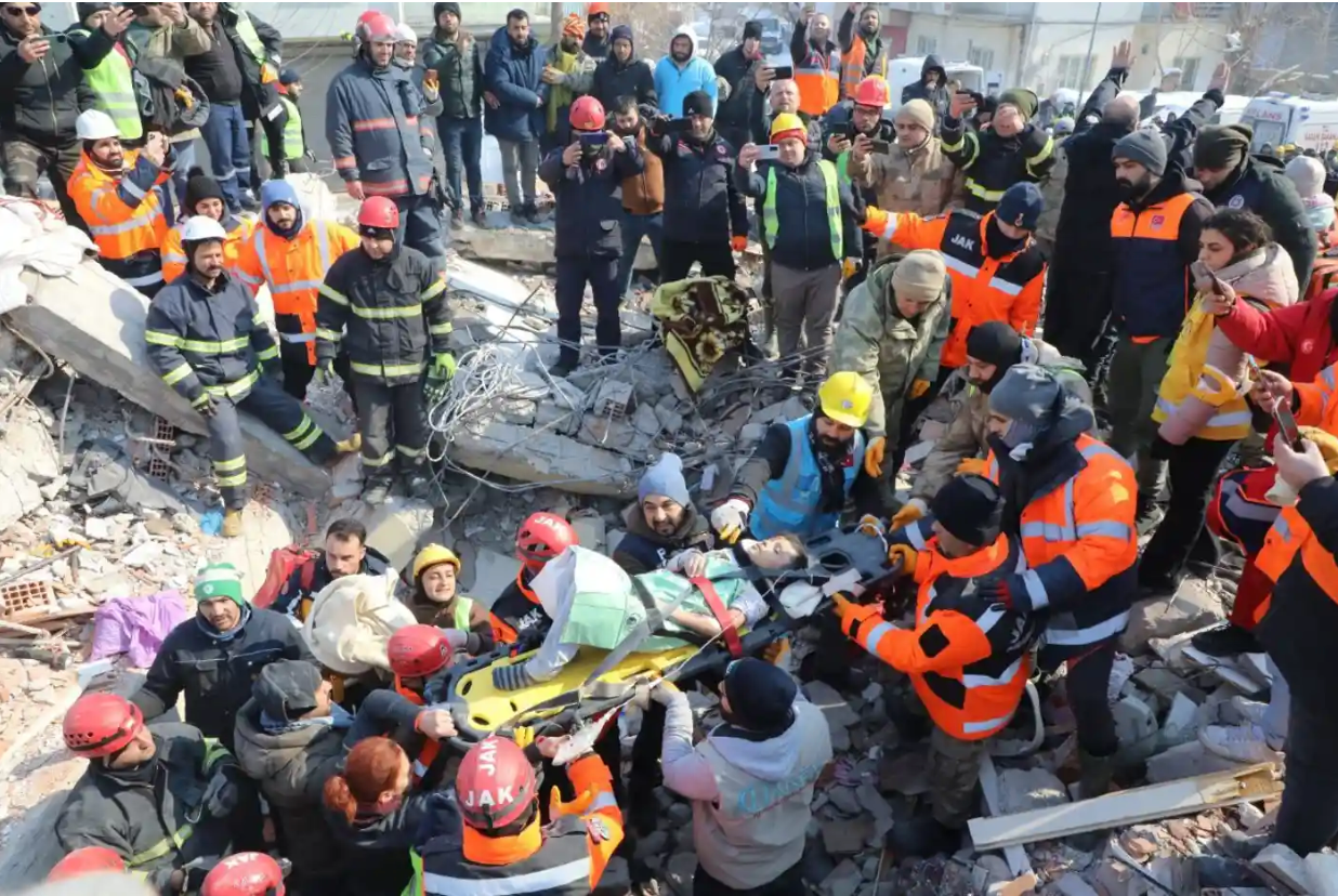 Động đất tại Thổ Nhĩ Kỳ và Syria: 17.000 người chết, thời gian đang cạn dần - 2