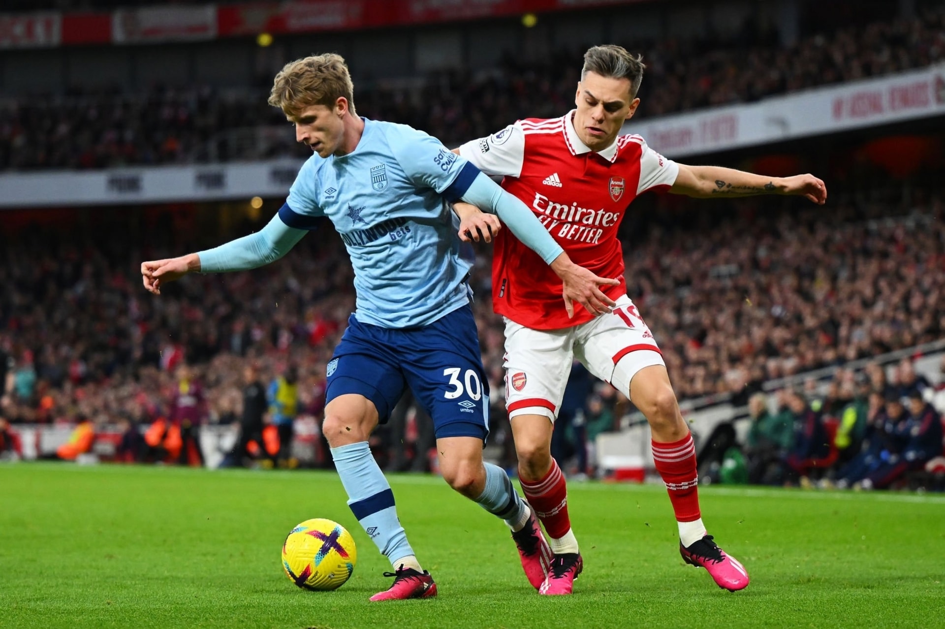 Arsenal bị cầm hòa, Man City có cơ hội thu hẹp khoảng cách - 1