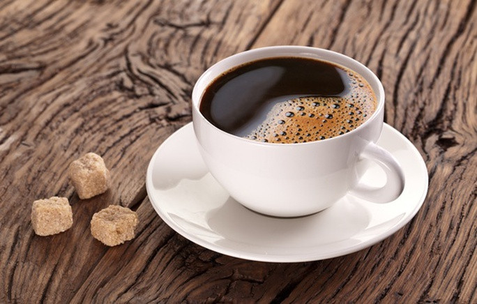 Vì sao người cao huyết áp nên uống 3 ly cà phê mỗi ngày?  - Ảnh 1.