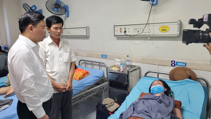 Vụ tai nạn thảm khốc ở Quảng Nam: Thêm 1 hành khách tử vong - Ảnh 4.