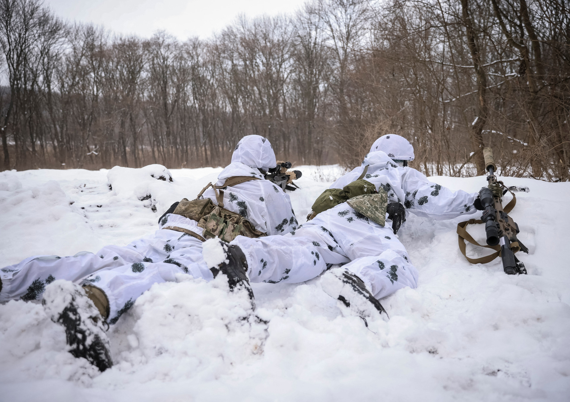 Ukraine căng mình giữ mặt trận Bakhmut trước hỏa lực khốc liệt của Nga - 1