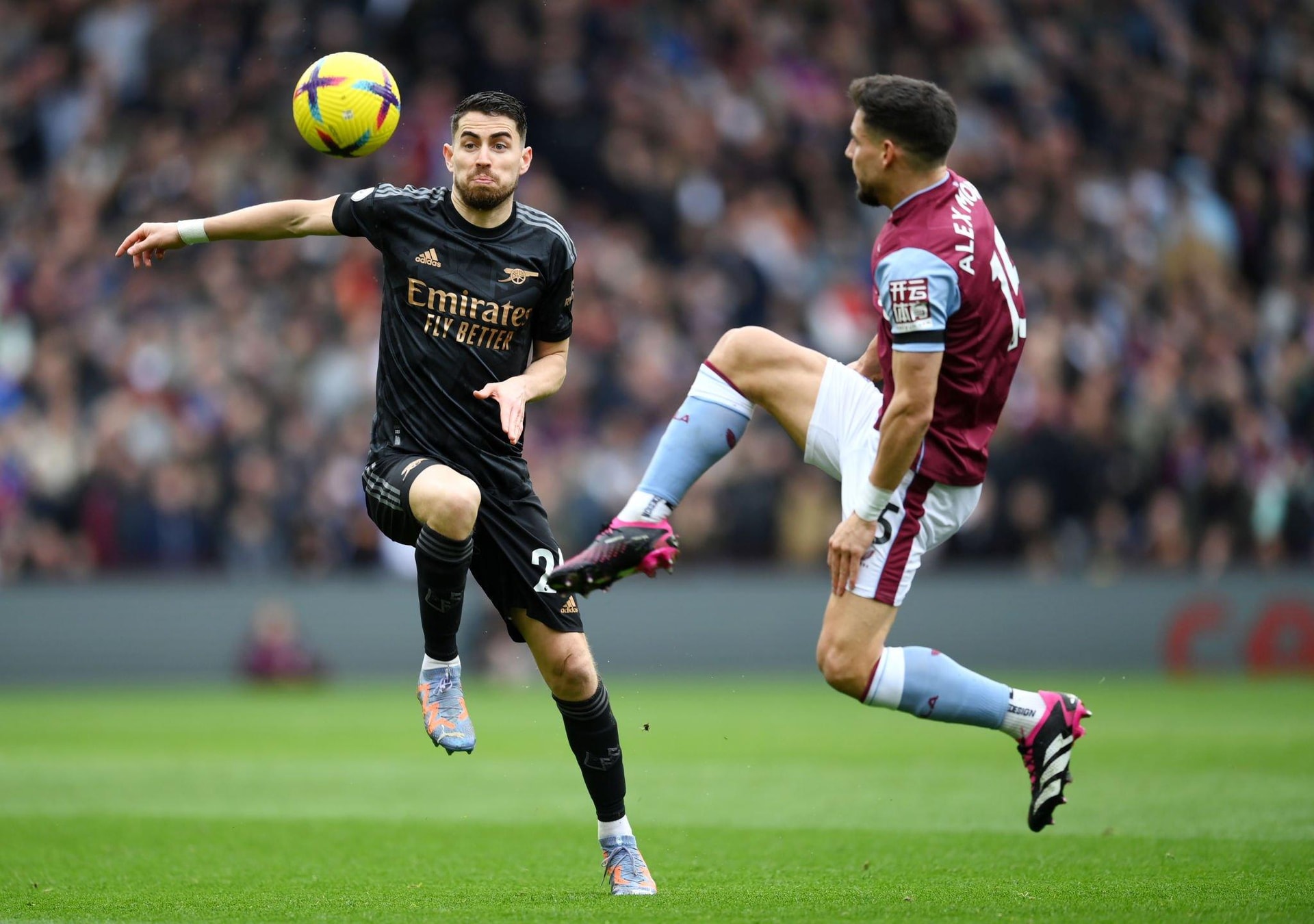 Ghi 2 bàn phút bù giờ, Arsenal thắng kịch tính Aston Villa - 1