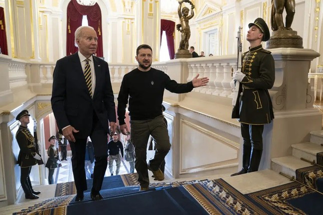 Chuyện hậu trường chuyến thăm bất ngờ của Tổng thống Biden đến Ukraine ảnh 6
