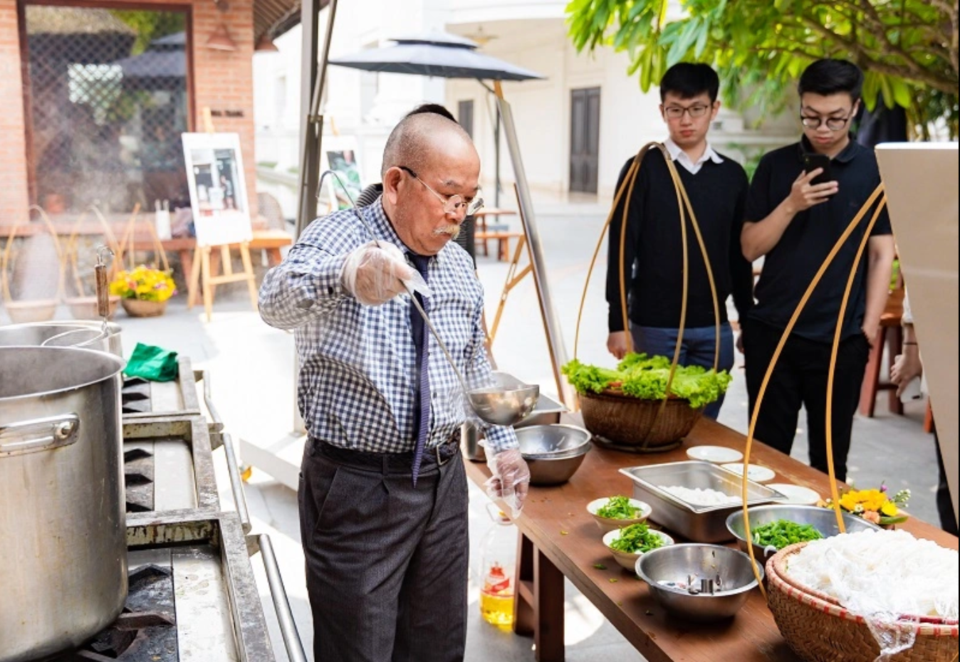 Ông chủ Phở Thìn nói về truyền nhân Hải Trung: Chém gió khủng khiếp - 2