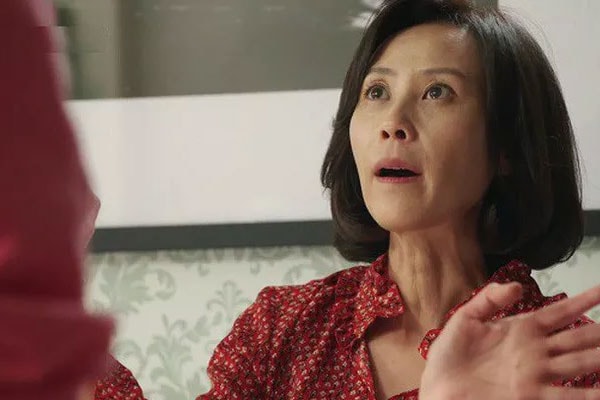 Cô dâu sốc khi bước vào phòng tân hôn do tự tay mẹ chồng sắp xếp mà không cho bất cứ ai nhúng tay vào, biết lý do đằng sau lại càng phẫn nộ