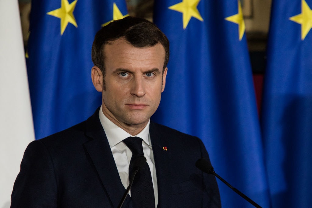 Chính phủ vượt qua bỏ phiếu bất tín nhiệm, Tổng thống Macron thoát sóng gió bủa vây?

