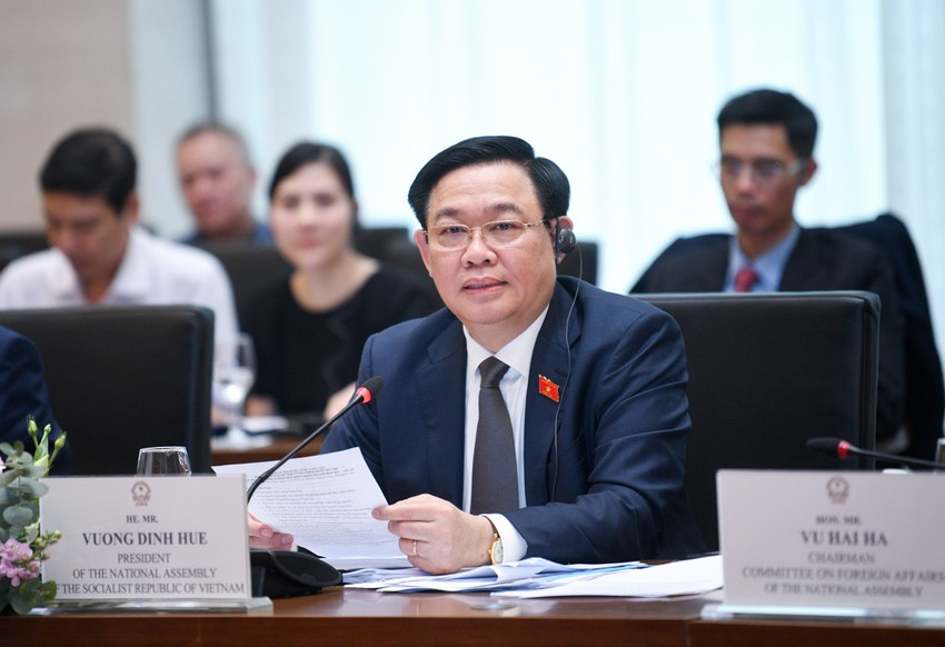Quốc hội Việt Nam cam kết tạo điều kiện cho nhà đầu tư nước ngoài ảnh 2