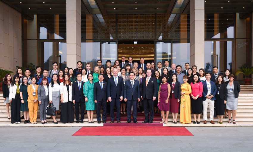 Quốc hội Việt Nam cam kết tạo điều kiện cho nhà đầu tư nước ngoài ảnh 1