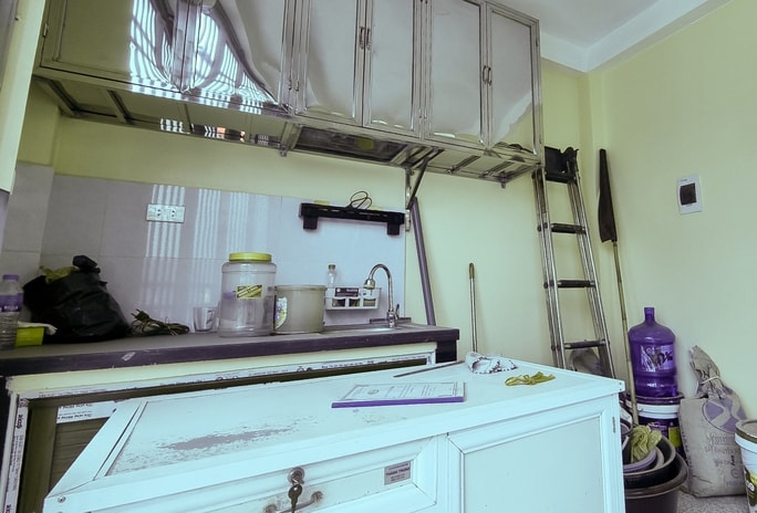 Cận cảnh căn nhà có một cạnh chỉ khoảng gang tay trên tuyến đường 500 tỉ - Ảnh 9. Cận cảnh căn nhà có một cạnh chỉ khoảng gang tay trên tuyến đường 500 tỉ - Ảnh 9.
