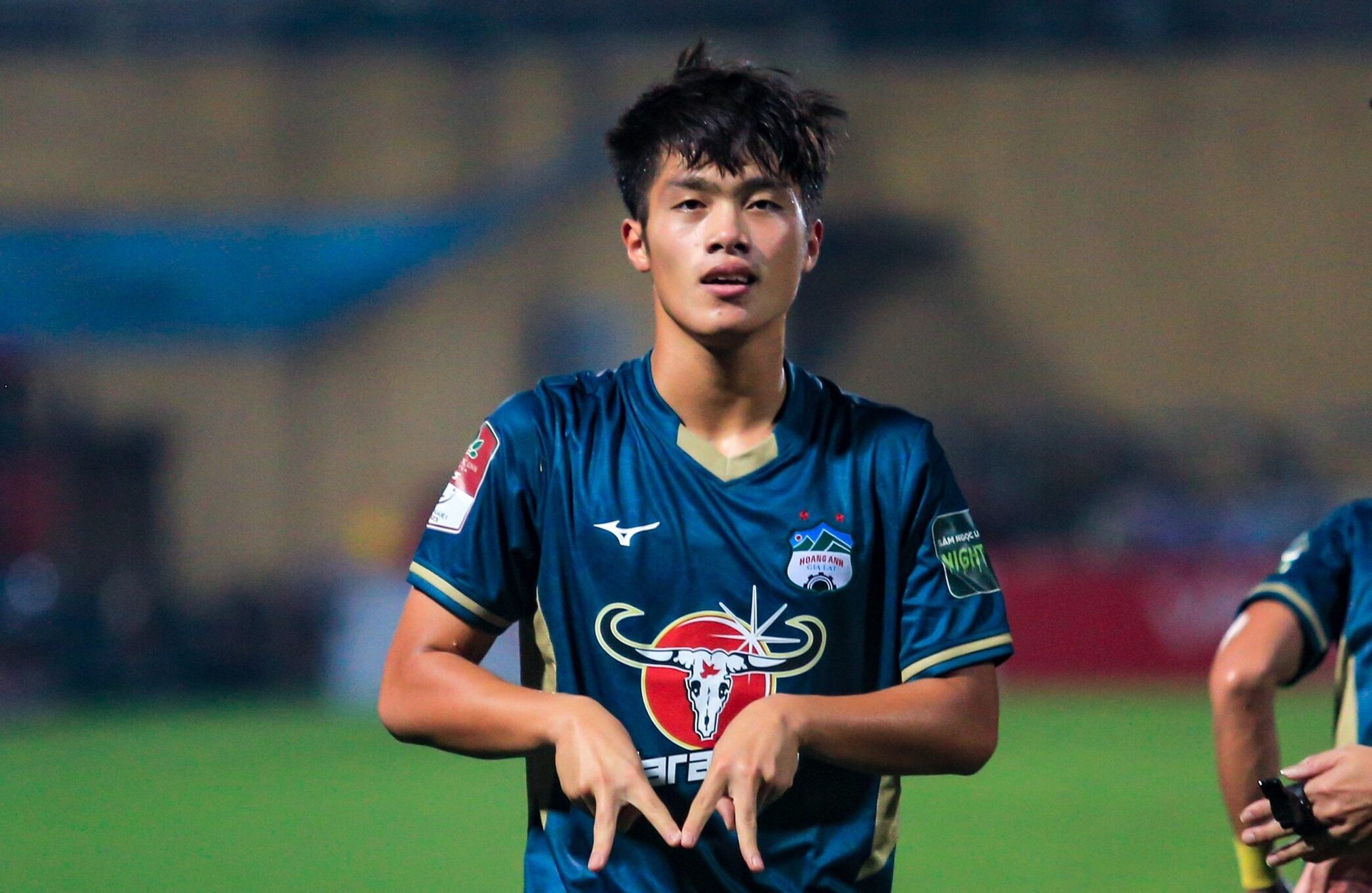 Tuyển thủ U20 Việt Nam giúp HAGL thắng trận đầu tiên tại V-League - 1