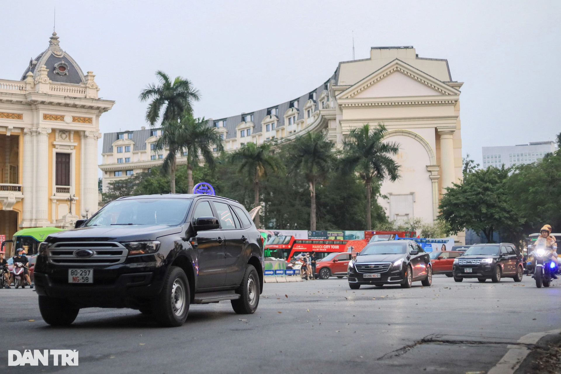 Dàn xe đặc chủng hộ tống Ngoại trưởng Mỹ trên đường phố Hà Nội - 7
