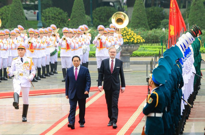 Cận cảnh lễ đón Thủ tướng Cộng hòa Czech thăm chính thức Việt Nam - Ảnh 1.