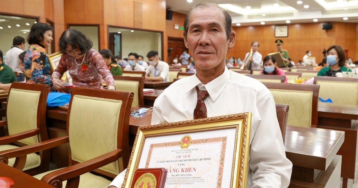 Những tấm gương thầm lặng mà cao cả đi đâu, về đâu sau khi được tôn vinh?