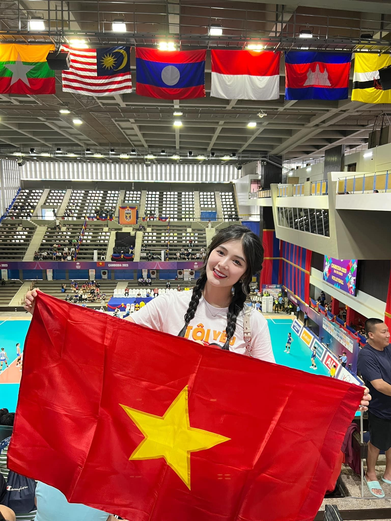 Sang Campuchia cổ vũ SEA Games, TikToker Việt bị chê làm màu - 2