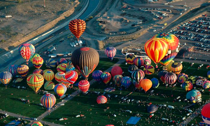 albuquerque-hot-air-balloon-festival-700x420-1.jpeg