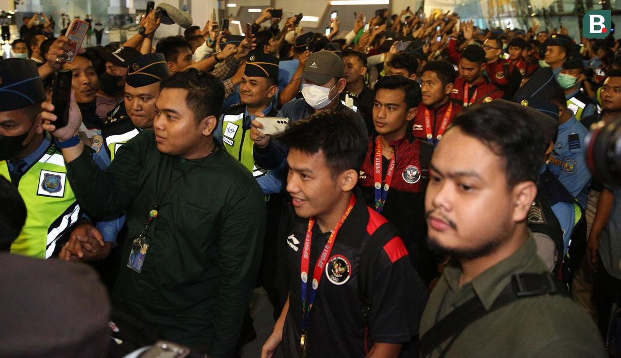 Choáng váng trước cảnh hàng nghìn người chào đón nhà vô địch U22 Indonesia - 1