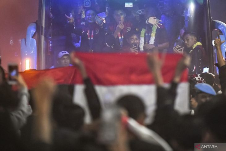 Choáng váng trước cảnh hàng nghìn người chào đón nhà vô địch U22 Indonesia - 7