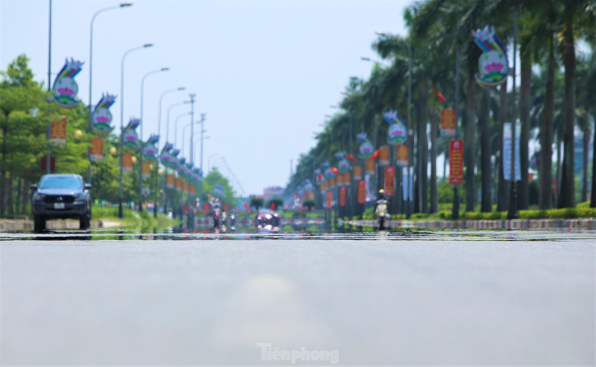 Nắng nóng gay gắt, đường phố Hà Tĩnh xuất hiện ảo ảnh ảnh 5